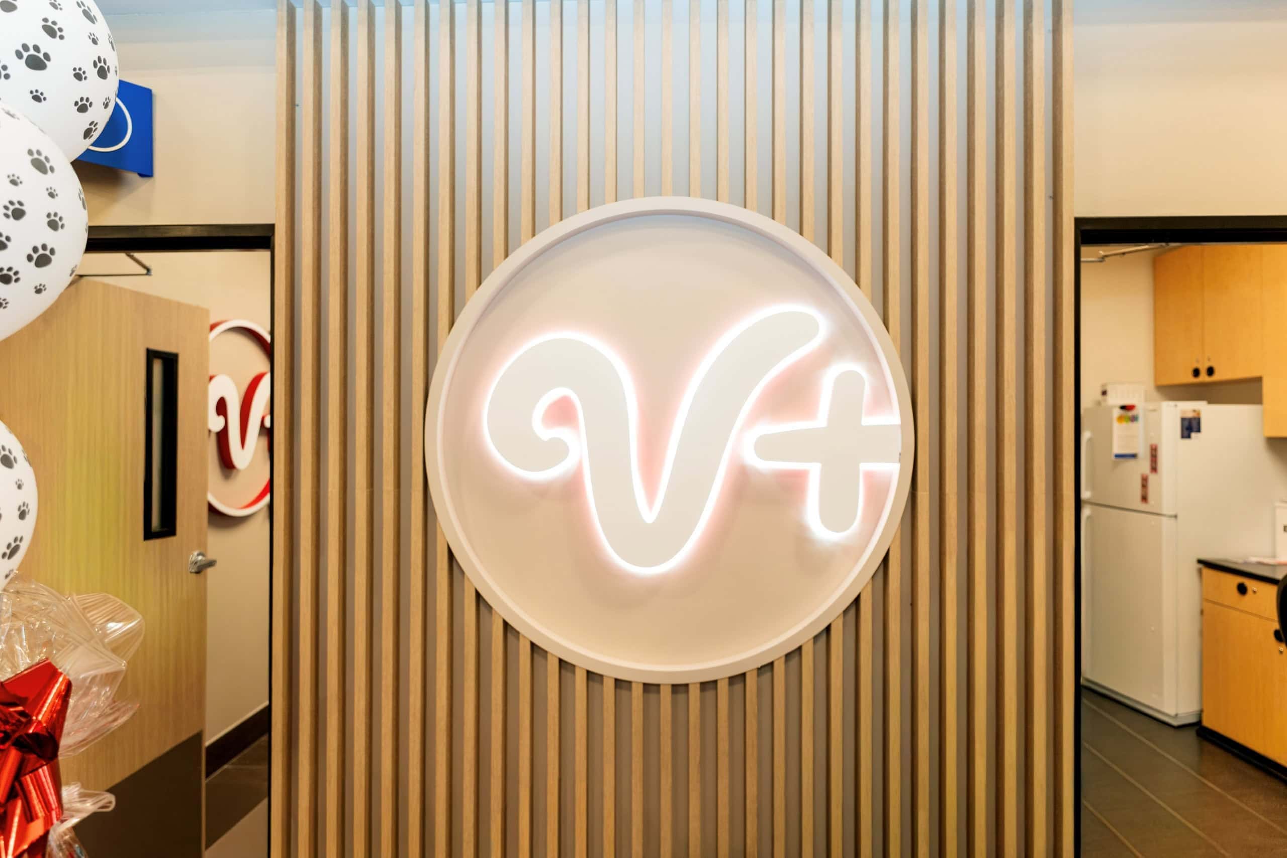 PetSmart Veterinary Services Hospital Lobby Decor